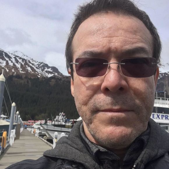 Meet your Posher, Carlos - Picture 1 of 1